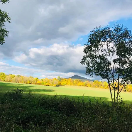 V Chalupe Pod Milesovkou Homestay szállás