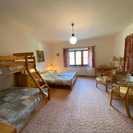 V Chalupe Pod Milesovkou Quarto em Acomodações Particulares *